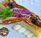 Млинці з сиром та чорницею